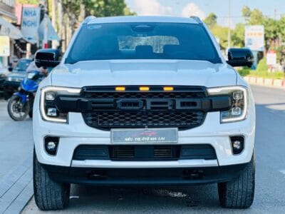 Ford Everest Titanium Plus 2.0L 4×4 AT | sản xuất 2023 ODO 32.000 Km